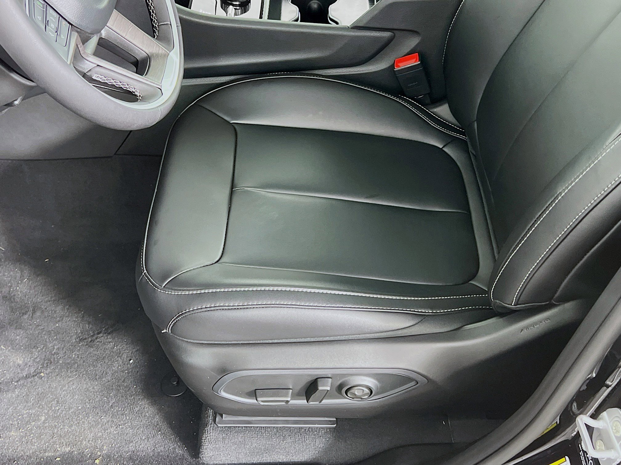 2025 Jeep Grand Cherokee Limited photo 4