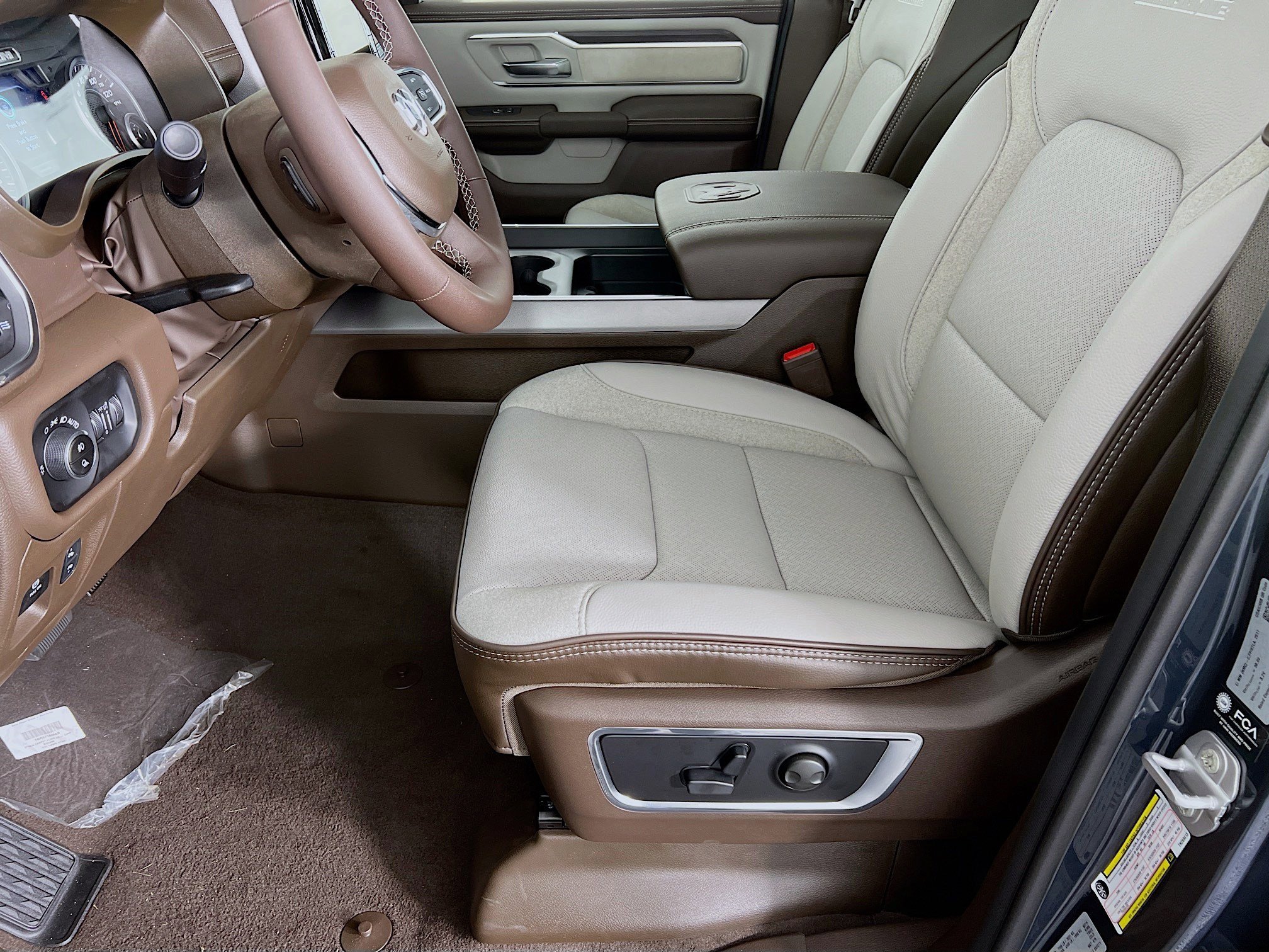 2026 Ram 1500 Laramie photo 3