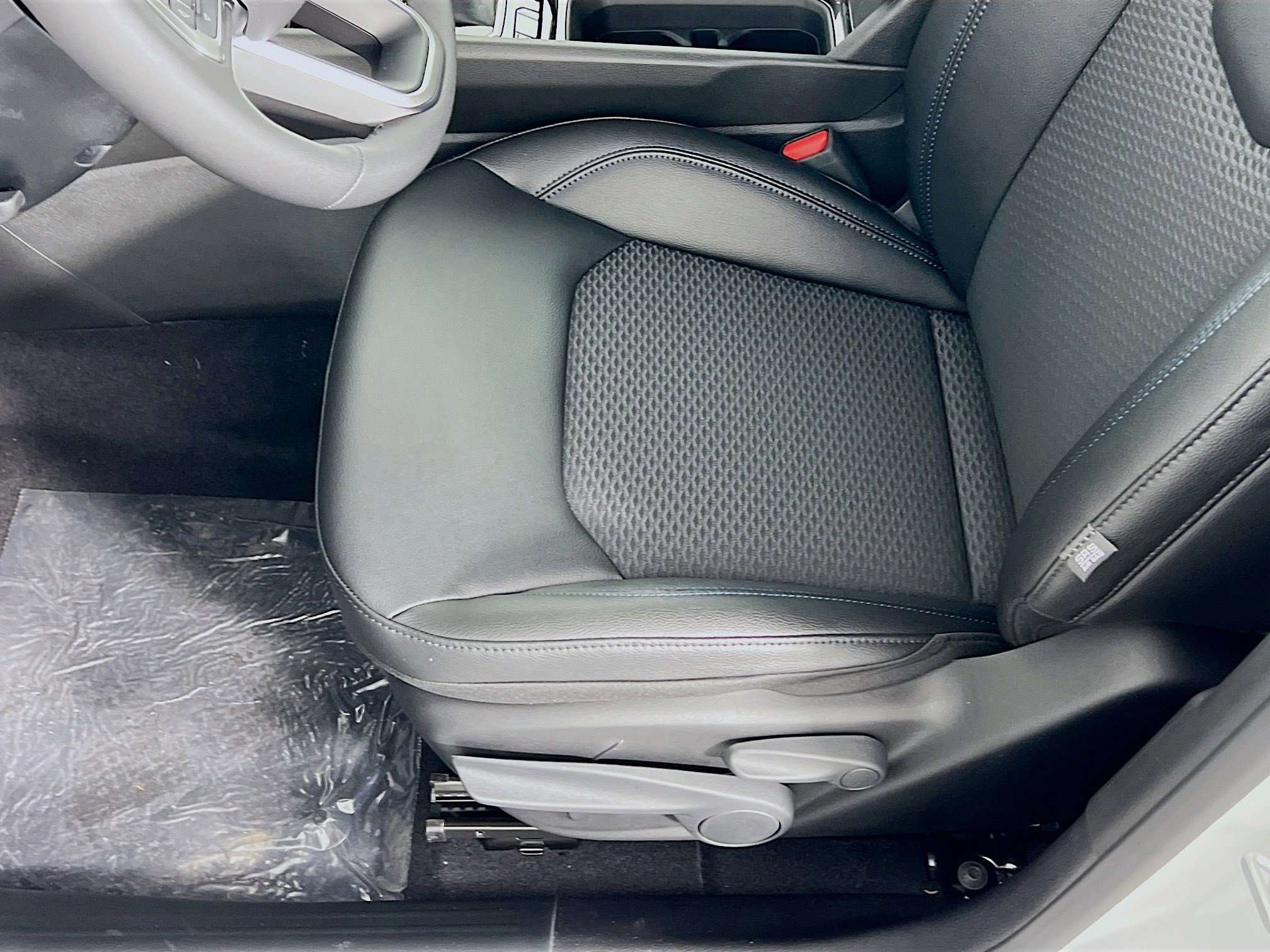 2025 Jeep Compass Latitude photo 4
