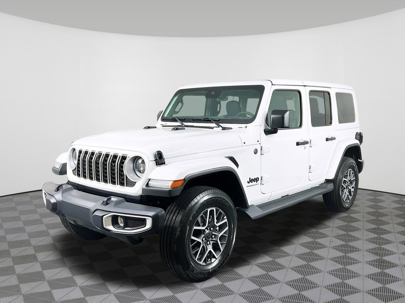 2025 Jeep Wrangler Sahara photo 2