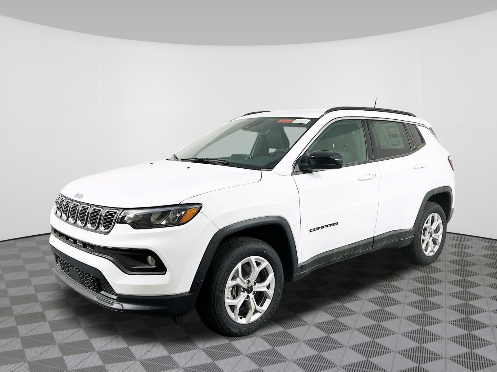 2025 Jeep Compass Latitude photo 2