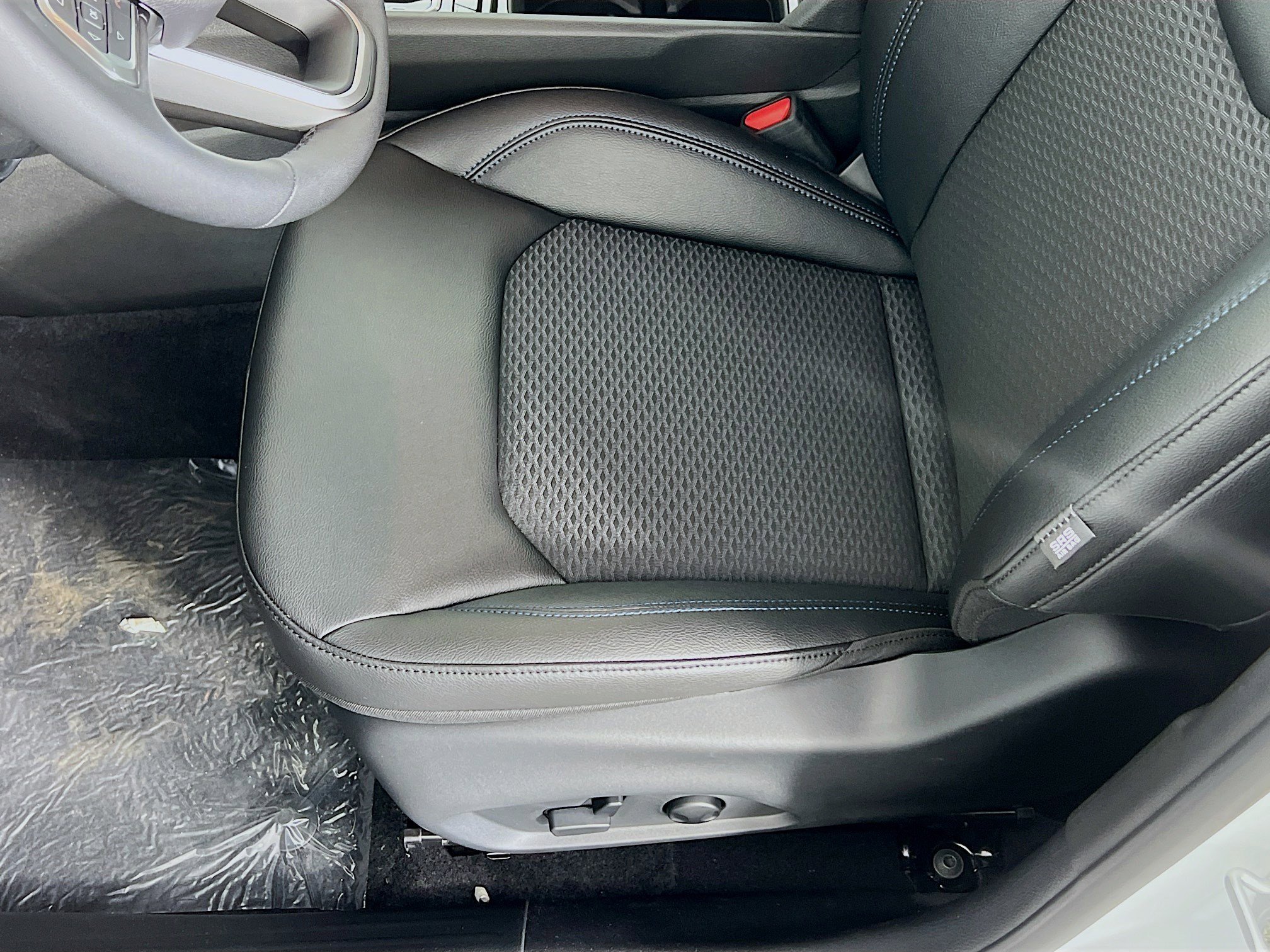 2025 Jeep Compass Latitude photo 4