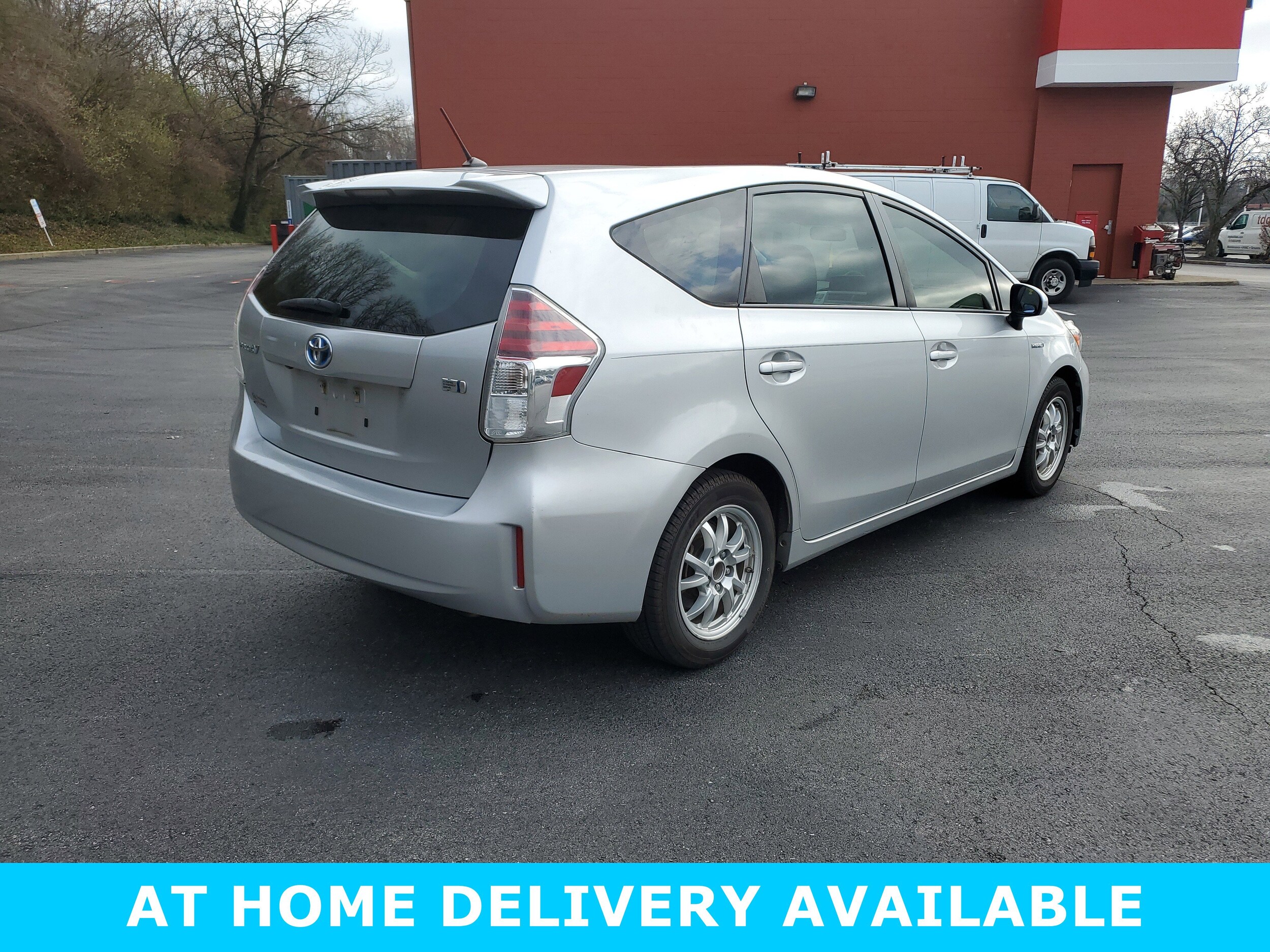 2015 Toyota Prius V Five photo 3