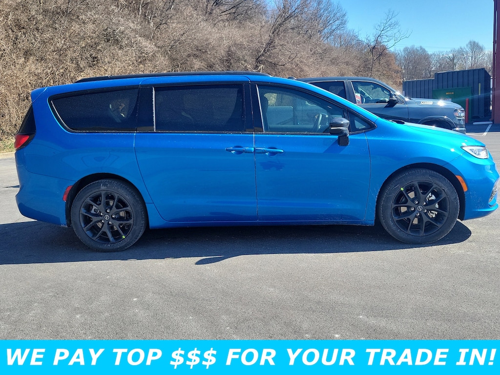 New 2026 Chrysler Pacifica SELECT Passenger Van