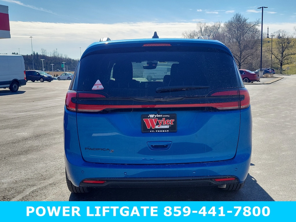 New 2026 Chrysler Pacifica SELECT Passenger Van