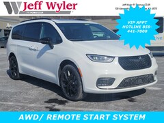 2026 Chrysler Pacifica LIMITED AWD Passenger Van Ft THomas