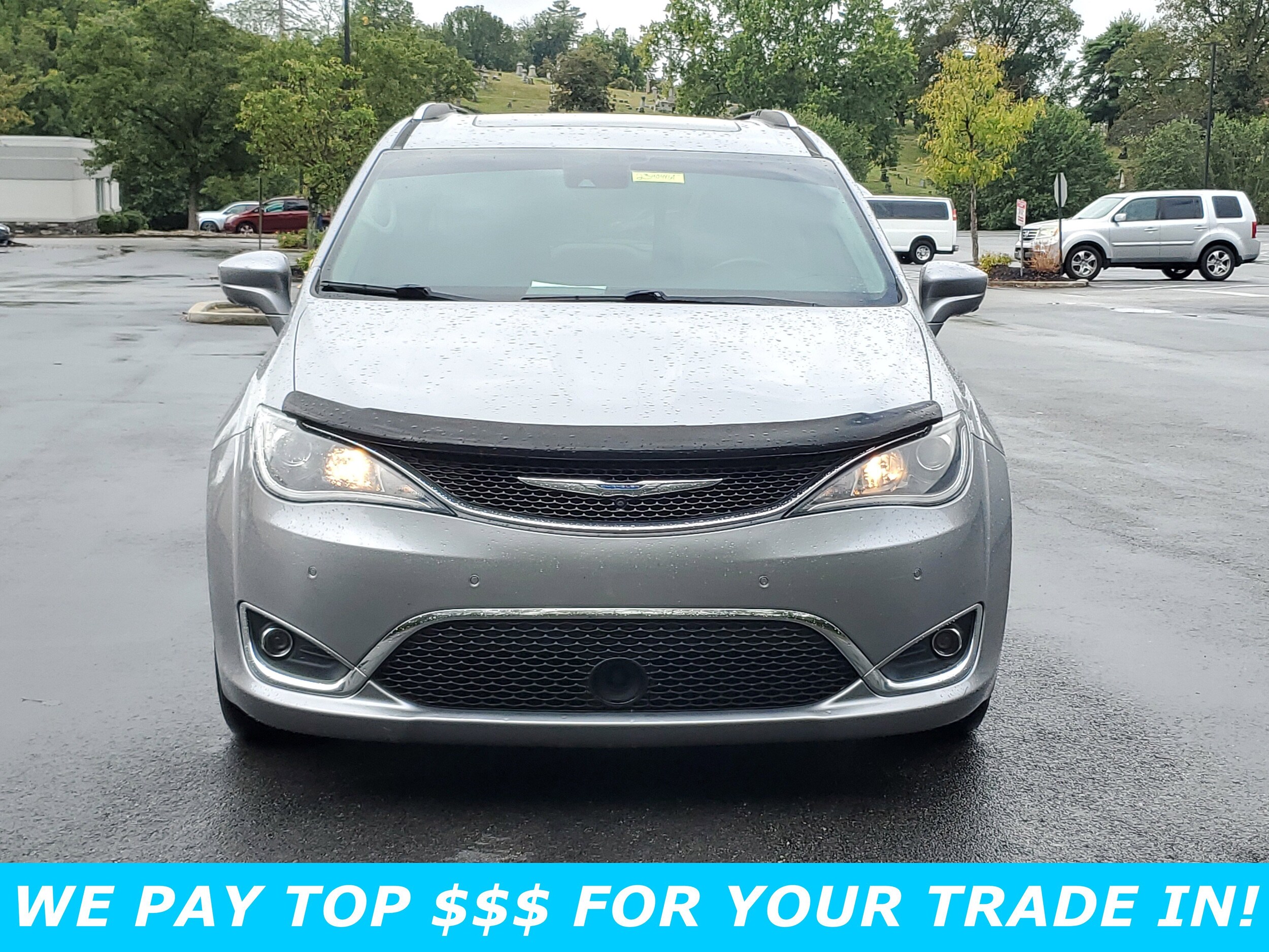2018 Chrysler Pacifica Touring Plus photo 2