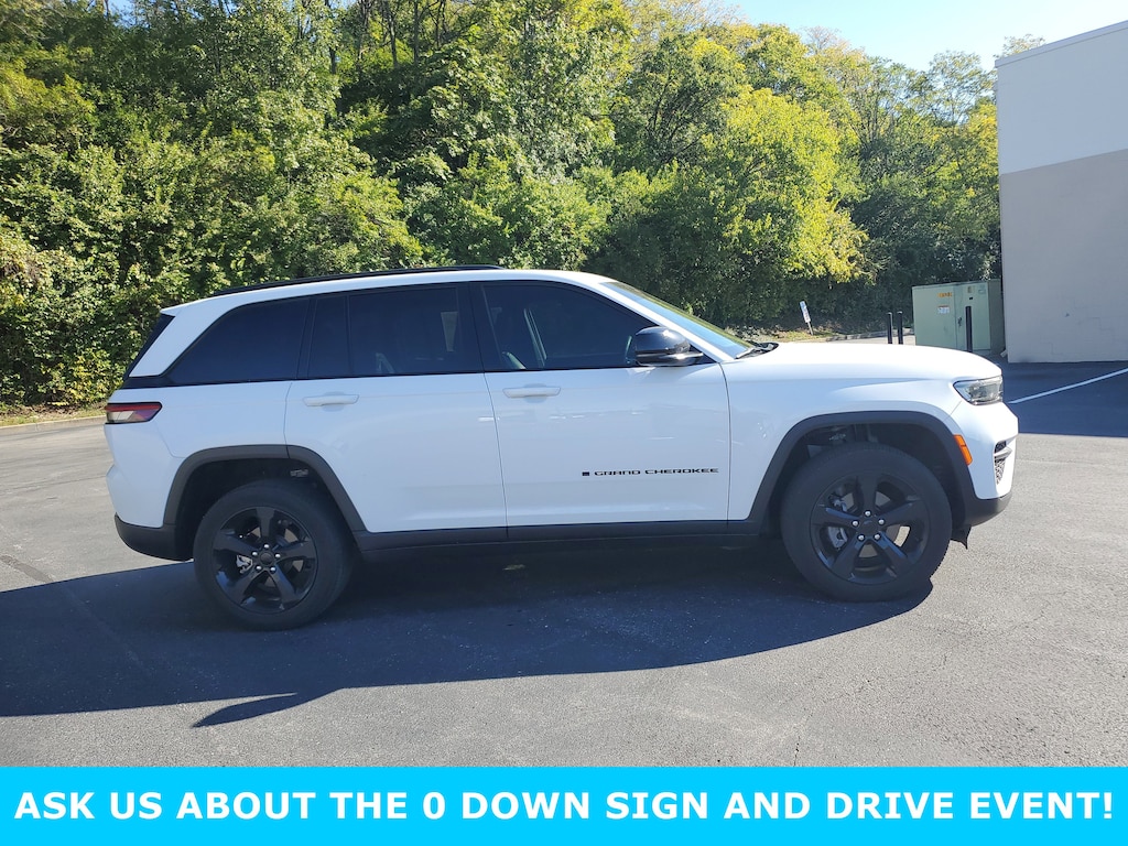 Used 2023 Jeep Grand Cherokee Altitude 4x4 SUV