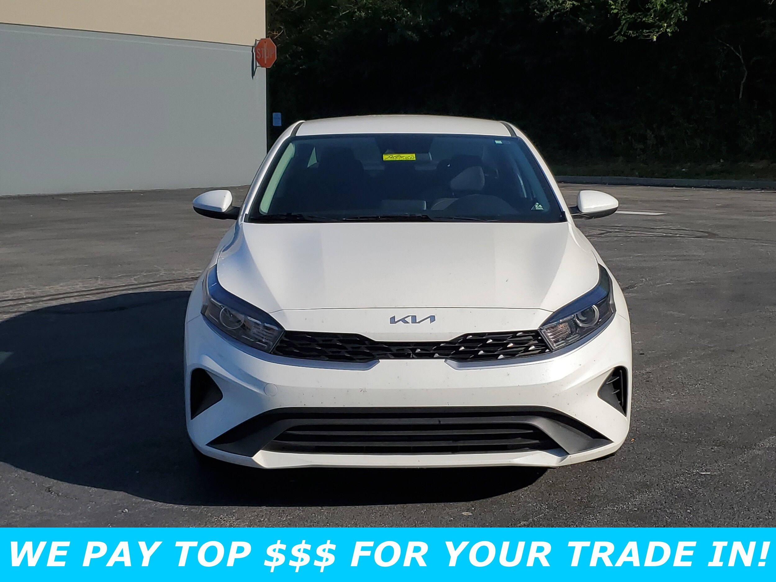 2023 Kia Forte LXS photo 2