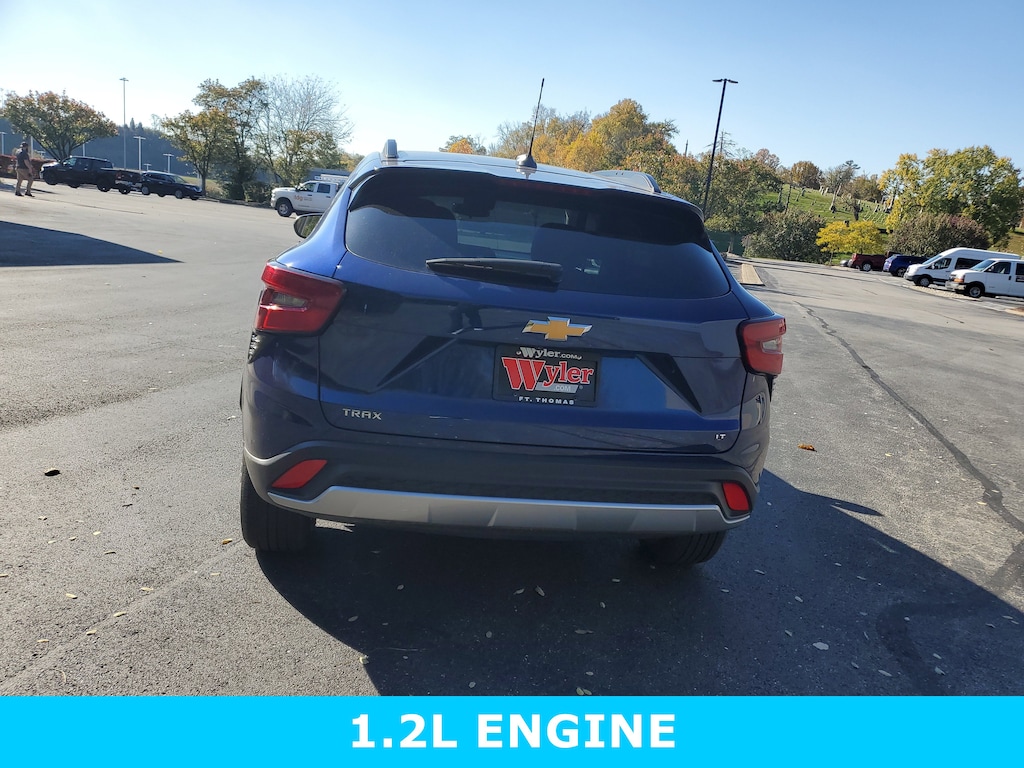 Used 2024 Chevrolet Trax FWD 4dr LT SUV