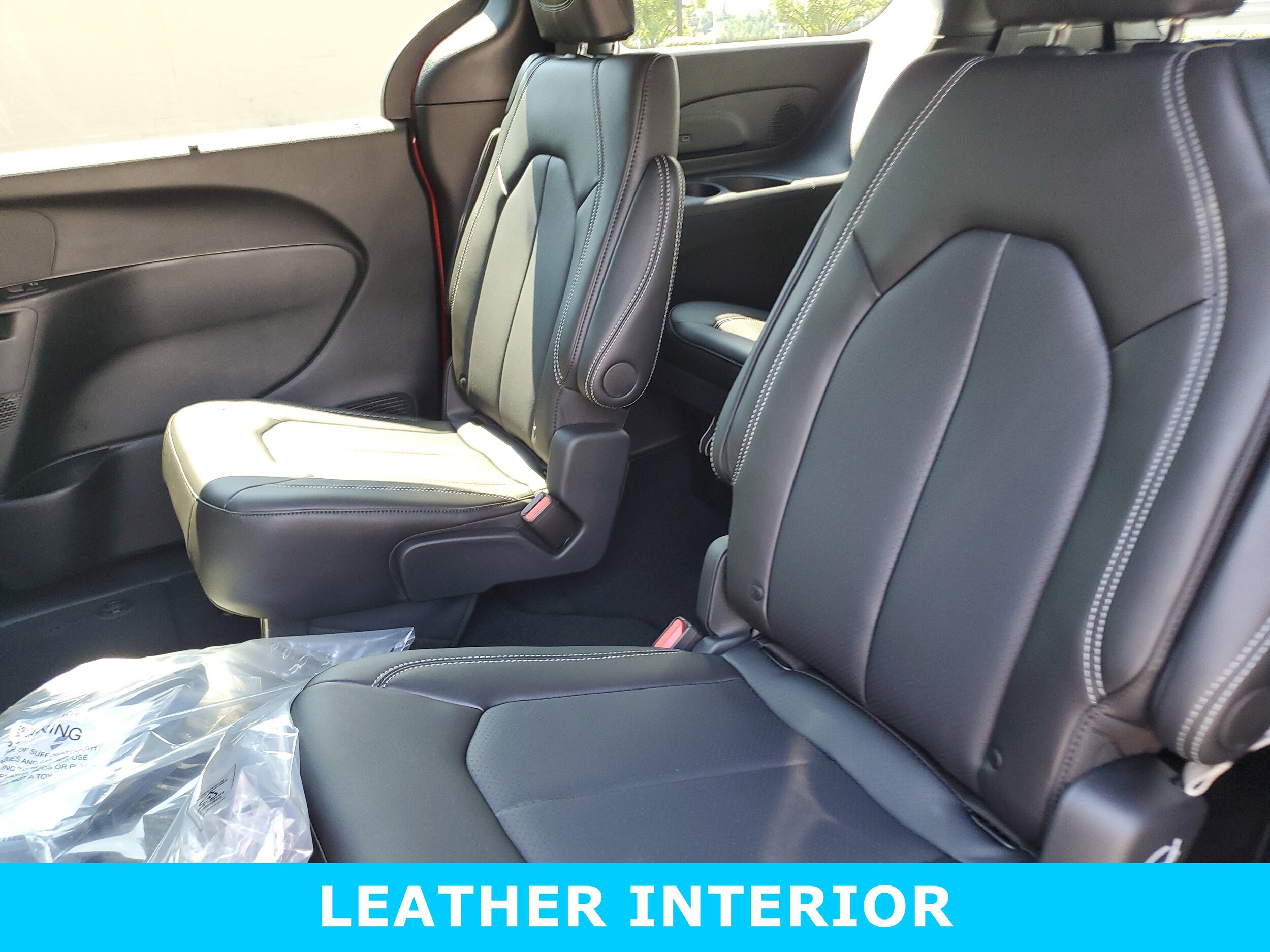 2026 Chrysler Pacifica Select - Photo 23