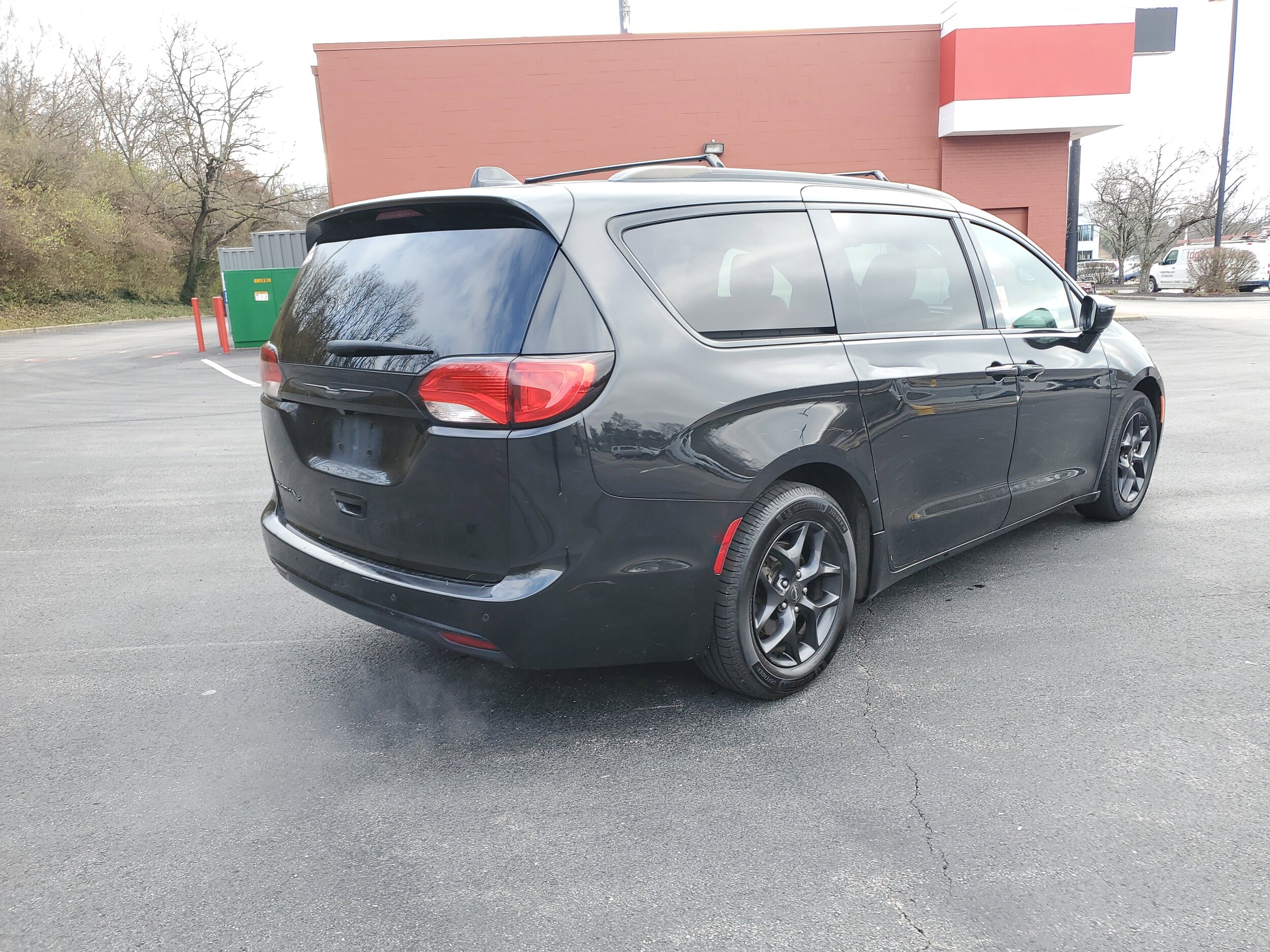 2019 Chrysler Pacifica Touring L photo 4