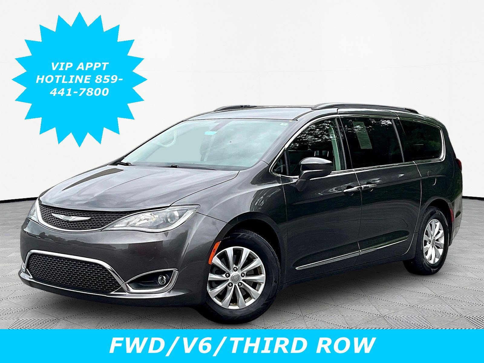 2017 Chrysler Pacifica Touring-L's photo