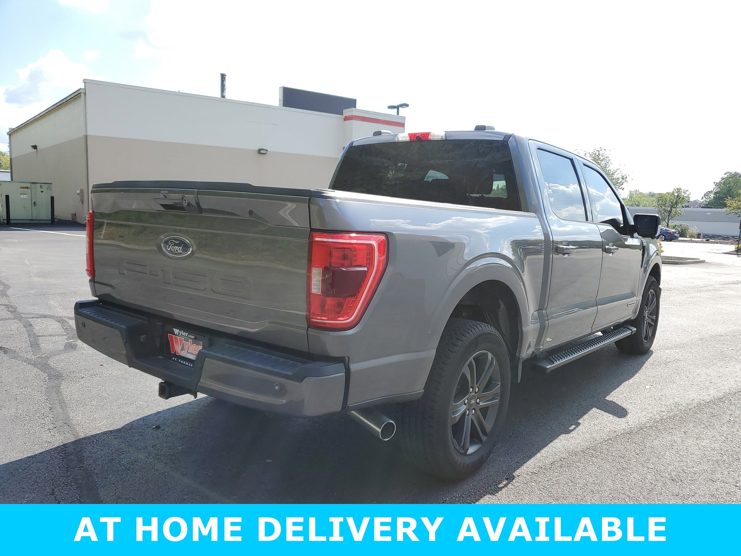 2021 Ford F-150 XLT photo 4