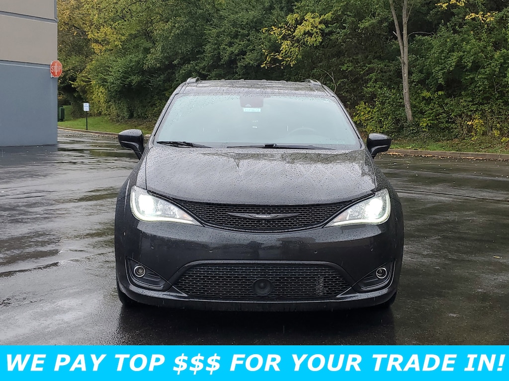 Used 2019 Chrysler Pacifica Touring L FWD Van Passenger Van