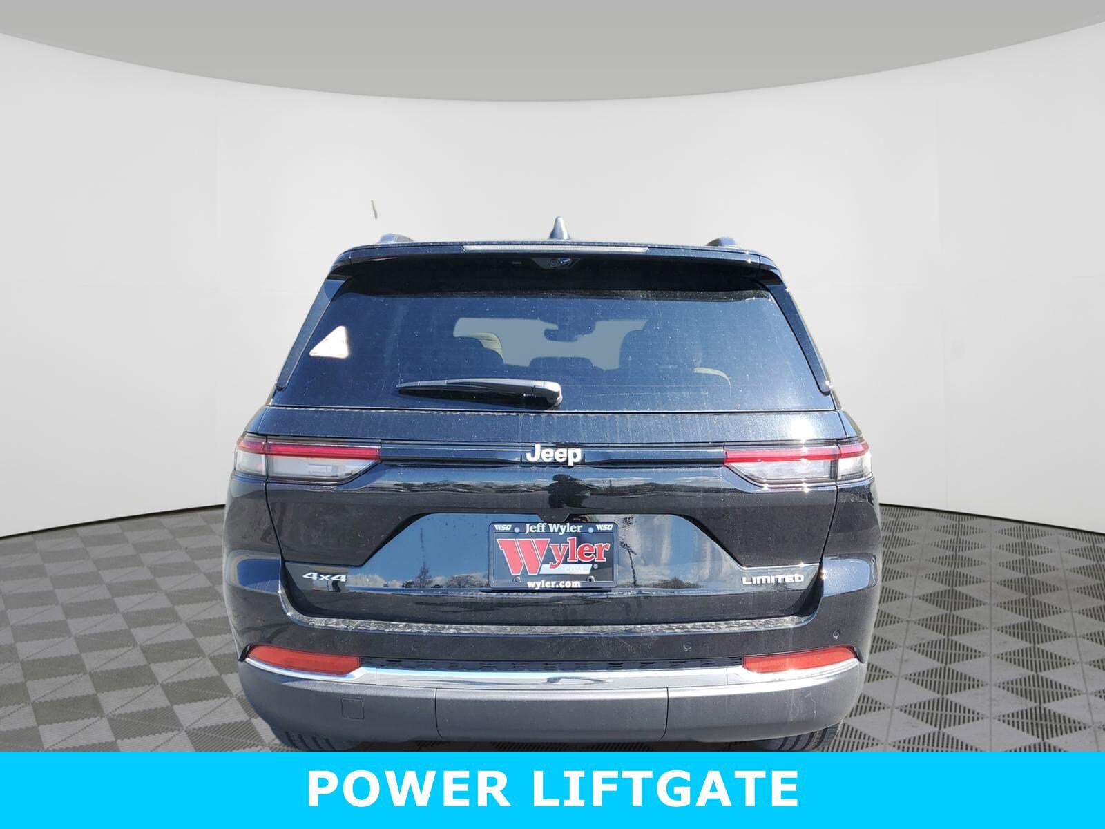 2025 Jeep Grand Cherokee Limited photo 4