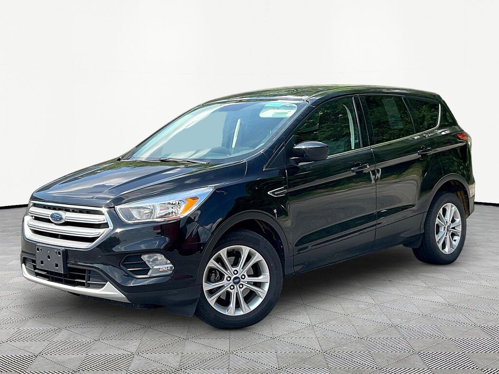 Used 2017 Ford Escape SE FWD SUV