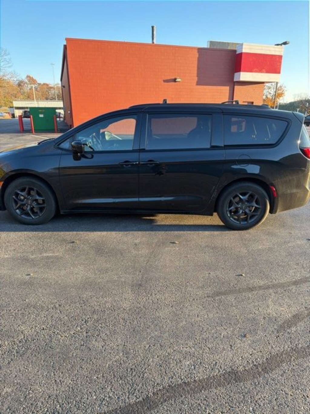 Used 2019 Chrysler Pacifica Touring L FWD Van Passenger Van