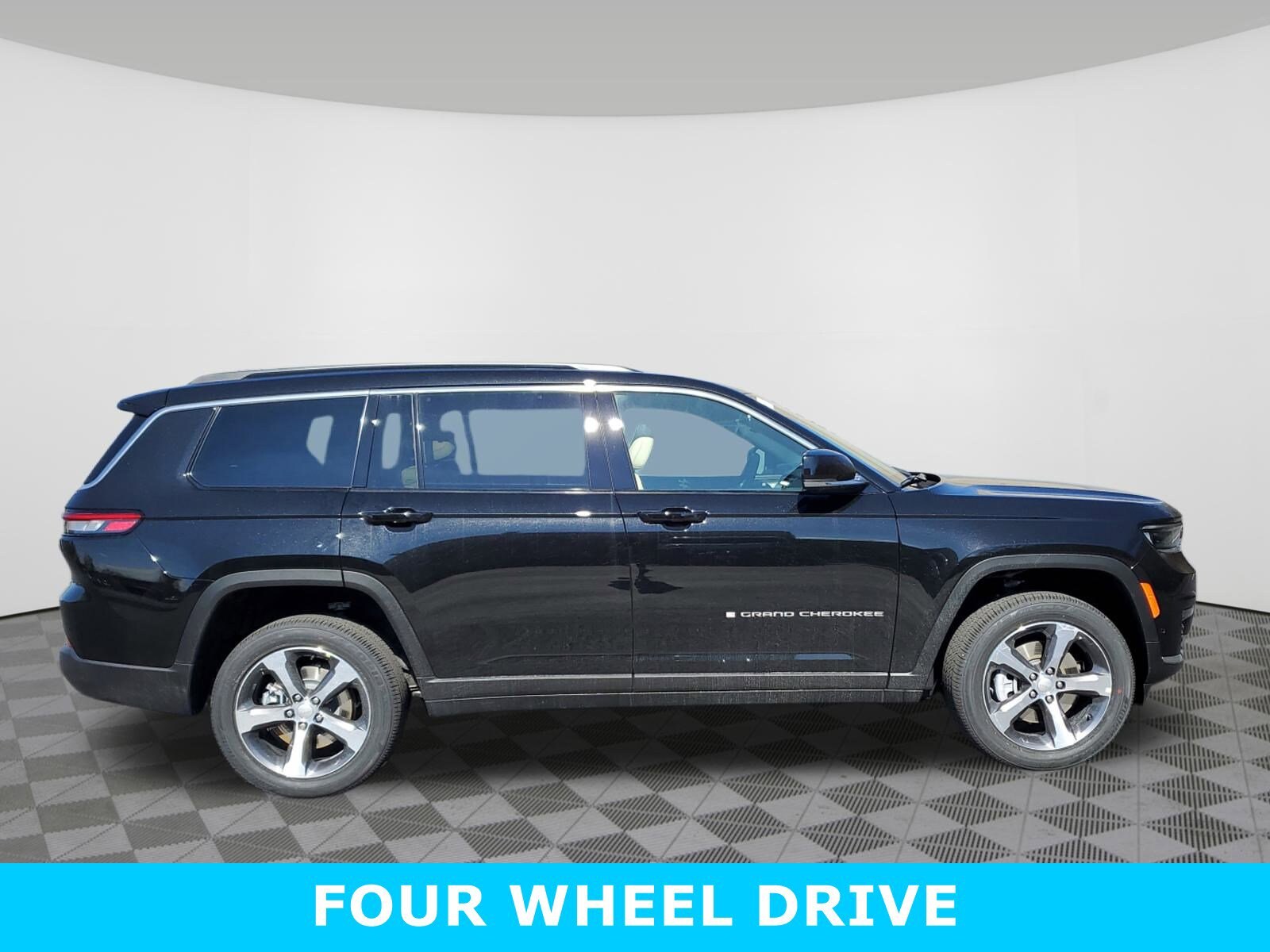 2025 Jeep Grand Cherokee L photo 3