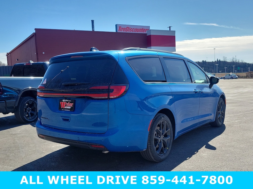 New 2026 Chrysler Pacifica SELECT Passenger Van