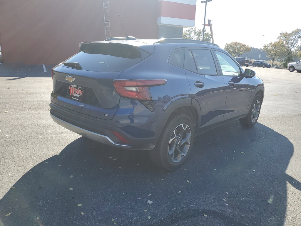 Used 2024 Chevrolet Trax FWD 4dr LT SUV