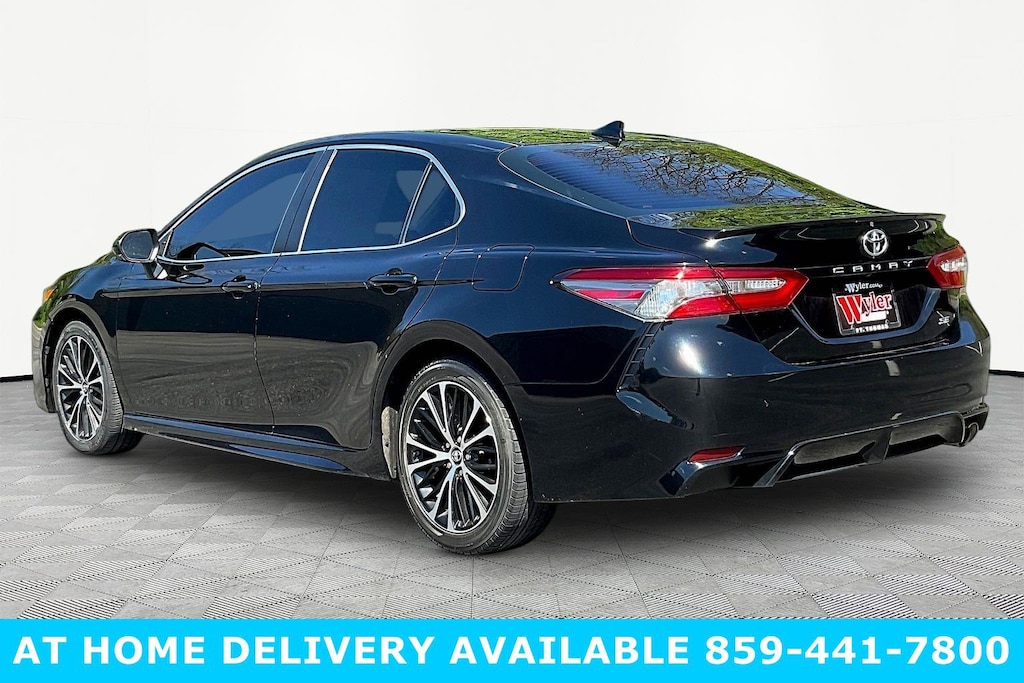 Used 2019 Toyota Camry SE Auto Sedan