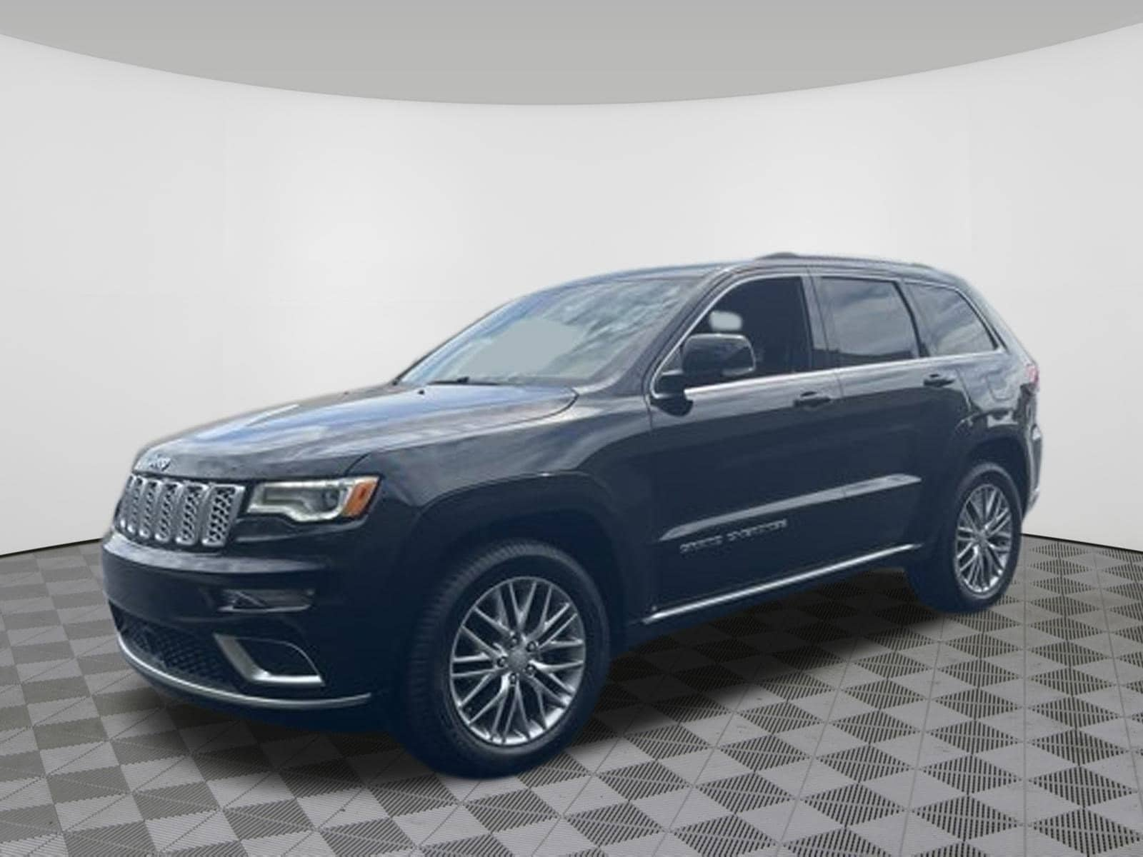 Used 2018 Jeep Grand Cherokee Summit with VIN 1C4RJFJG4JC377059 for sale in Batavia, OH