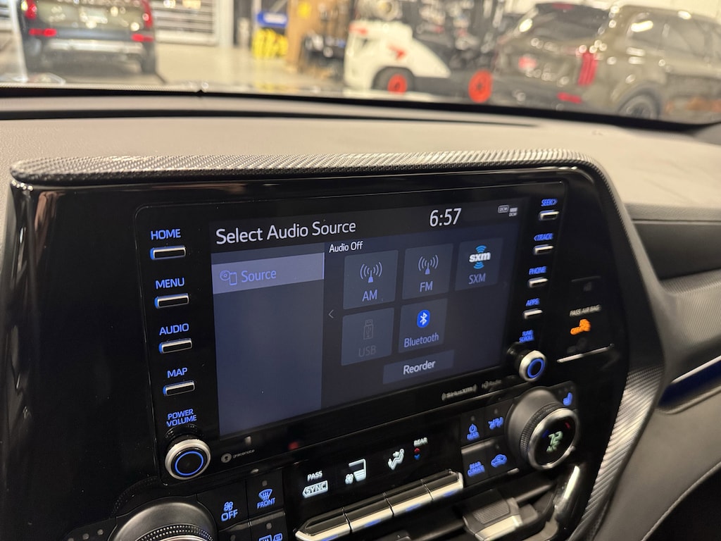 Used 2022 Toyota Highlander XSE FWD SUV