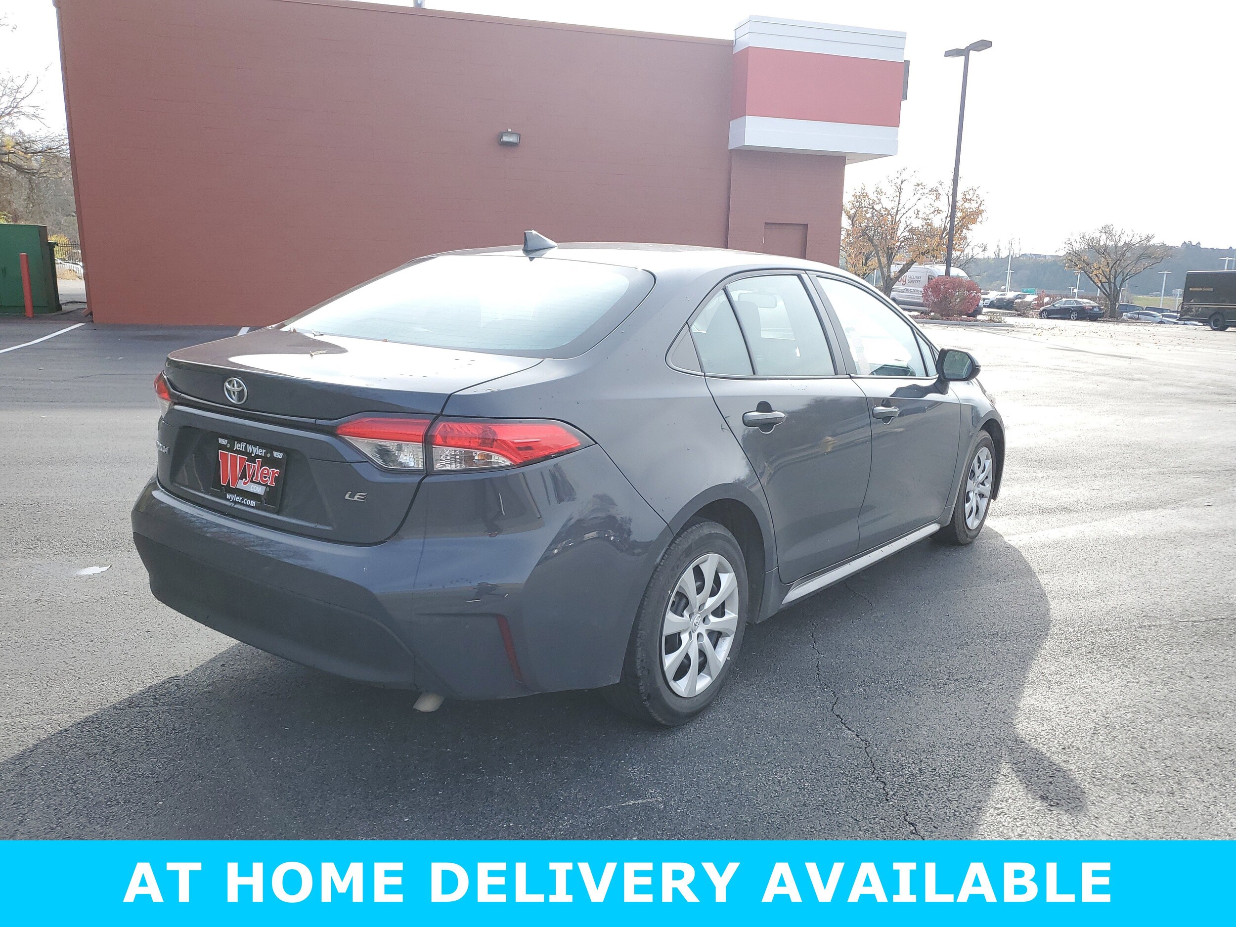 2023 Toyota Corolla LE photo 2