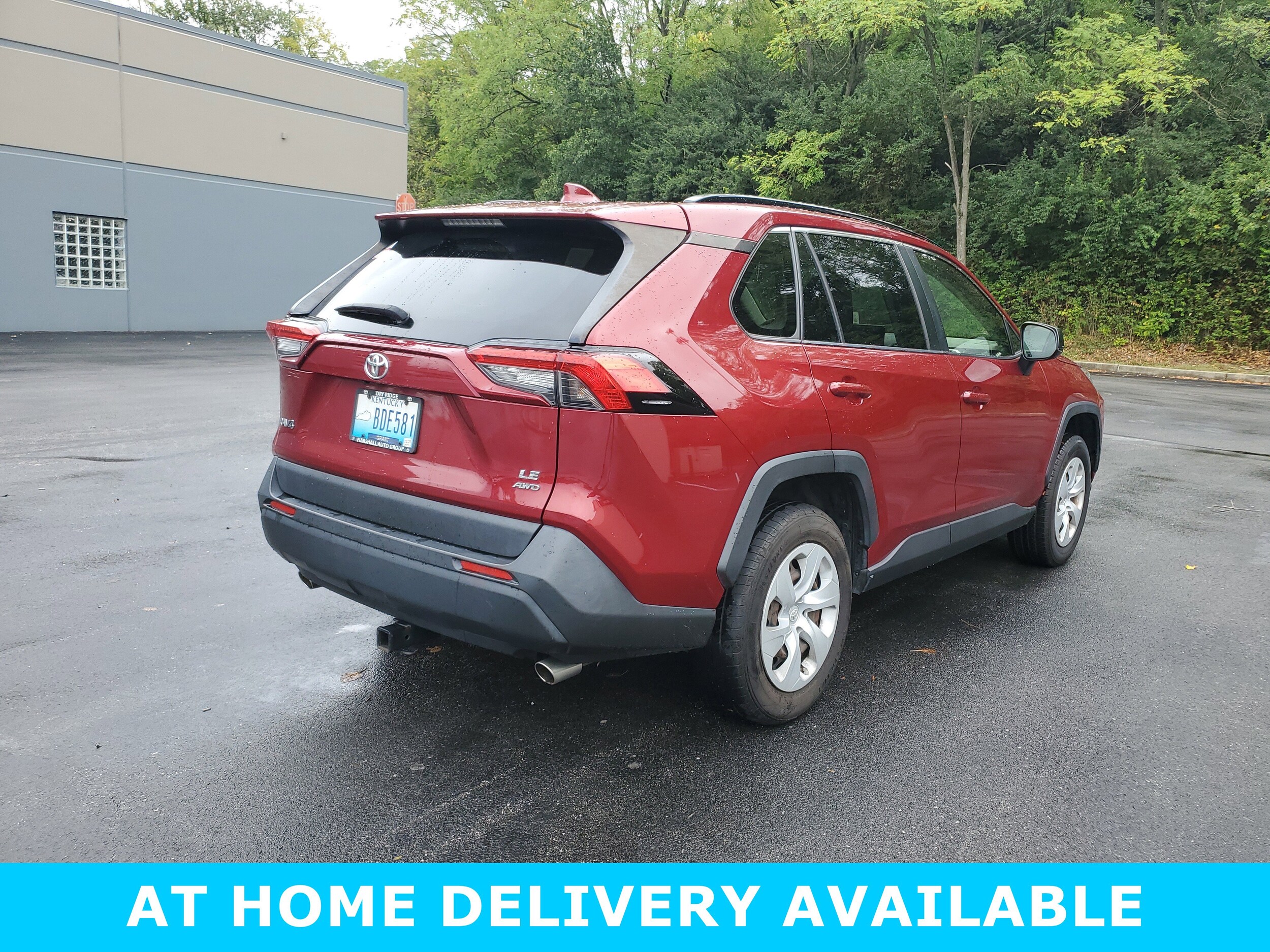 2021 Toyota RAV4 LE photo 4