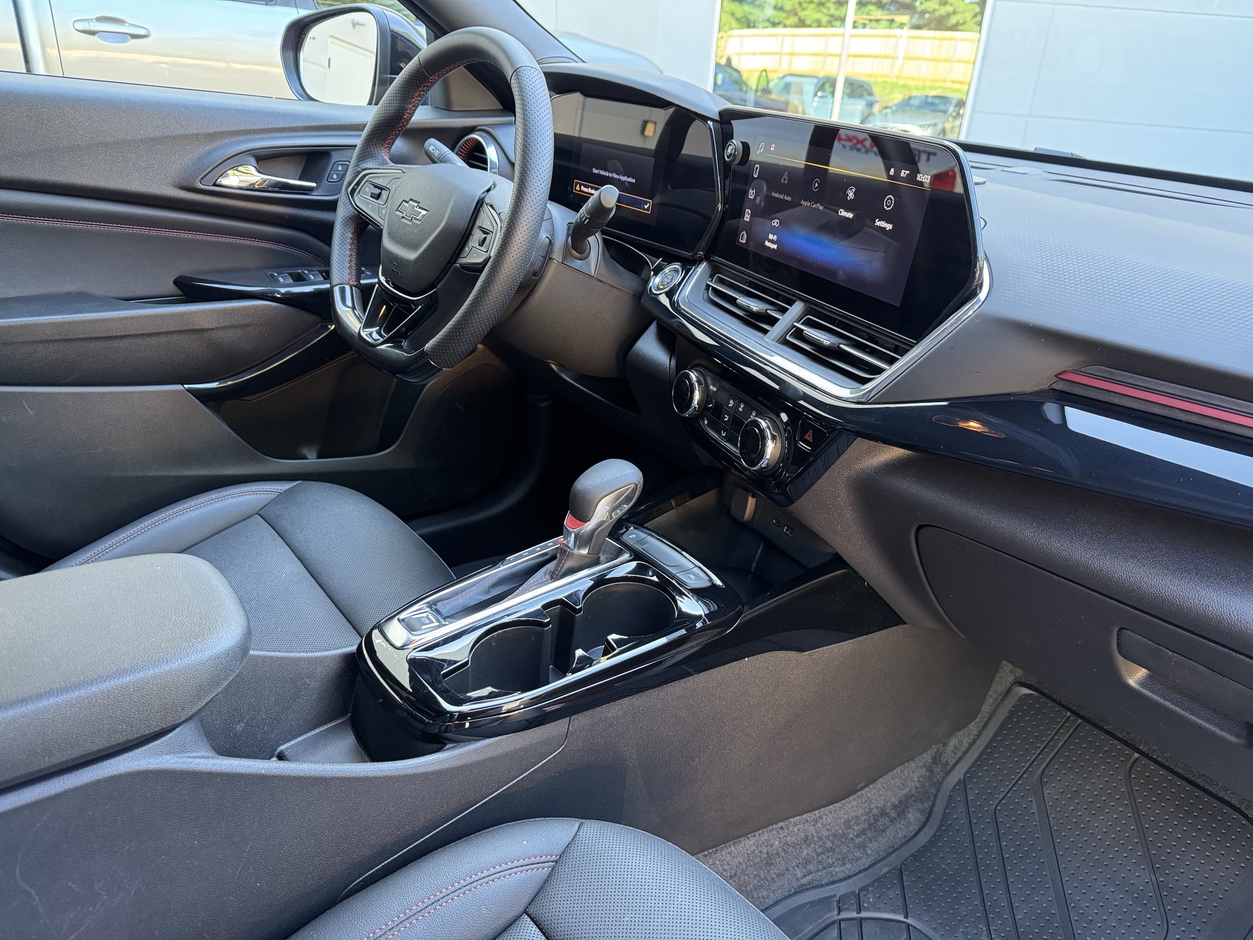 2025 Chevrolet Trax photo 4