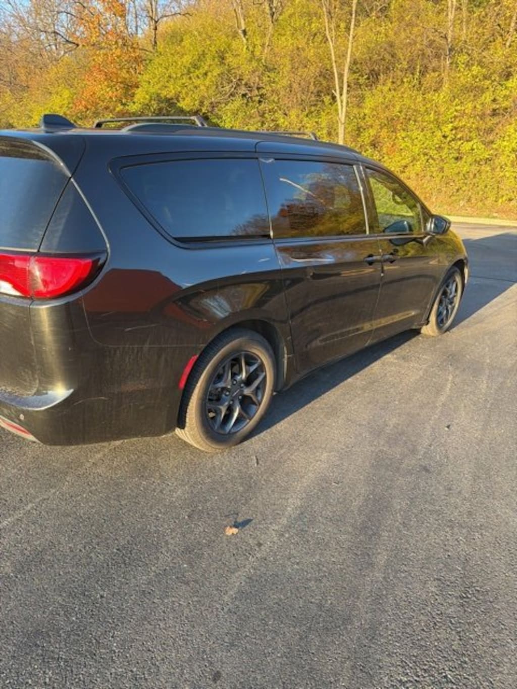 Used 2019 Chrysler Pacifica Touring L FWD Van Passenger Van