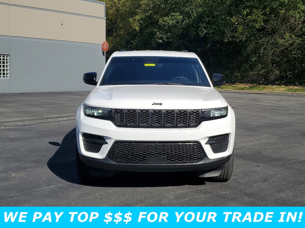 Used 2023 Jeep Grand Cherokee Altitude 4x4 SUV