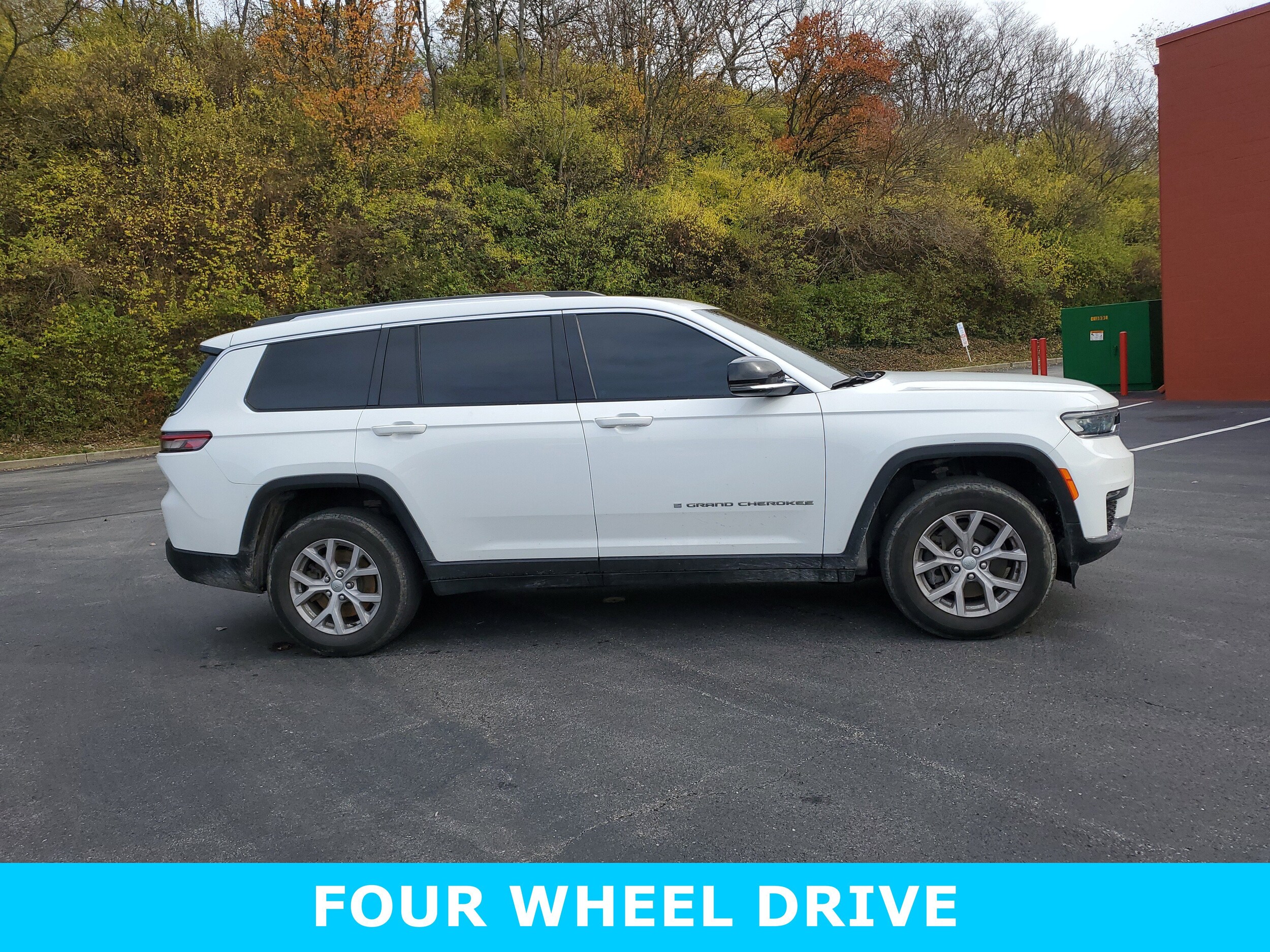 2022 Jeep Grand Cherokee Limited photo 3