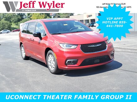 2026 Chrysler Pacifica SELECT Passenger Van