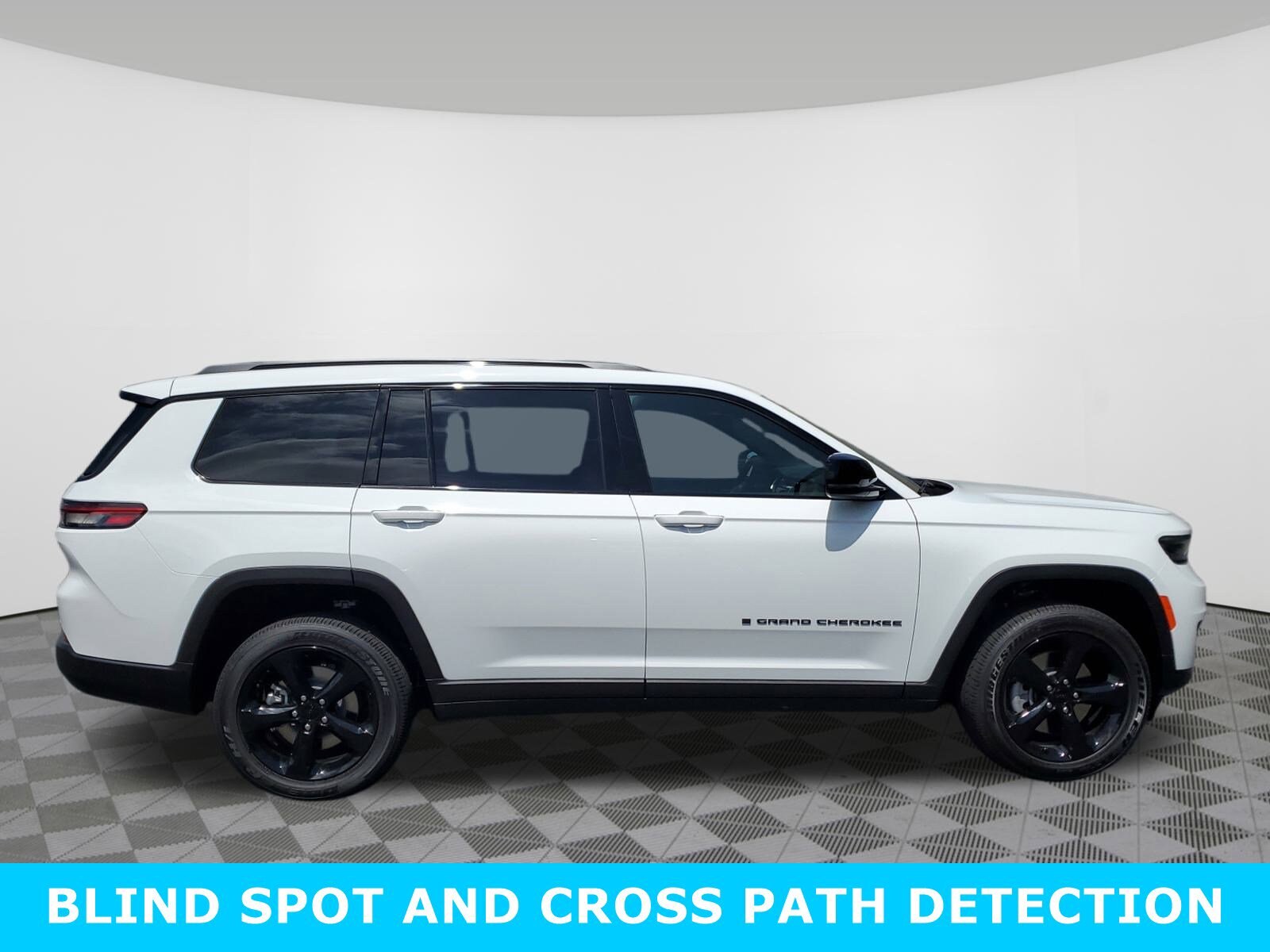 2025 Jeep Grand Cherokee Altitude X photo 3