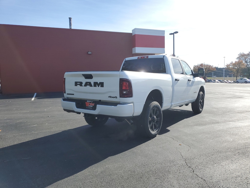 New 2026 Ram 2500 BIG HORN CREW CAB 4X4 6'4 BOX Pickup