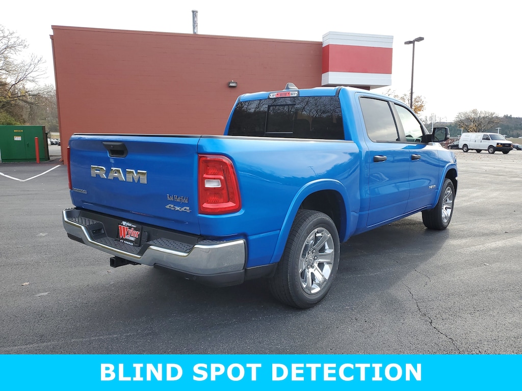 New 2025 Ram 1500 BIG HORN CREW CAB 4X4 5'7 BOX Pickup