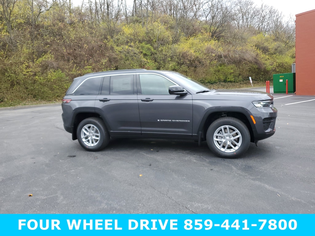 New 2025 Jeep Grand Cherokee LAREDO X 4X4 Sport Utility