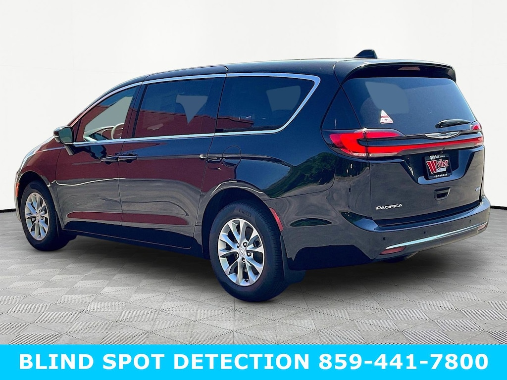 New 2026 Chrysler Pacifica SELECT AWD Passenger Van