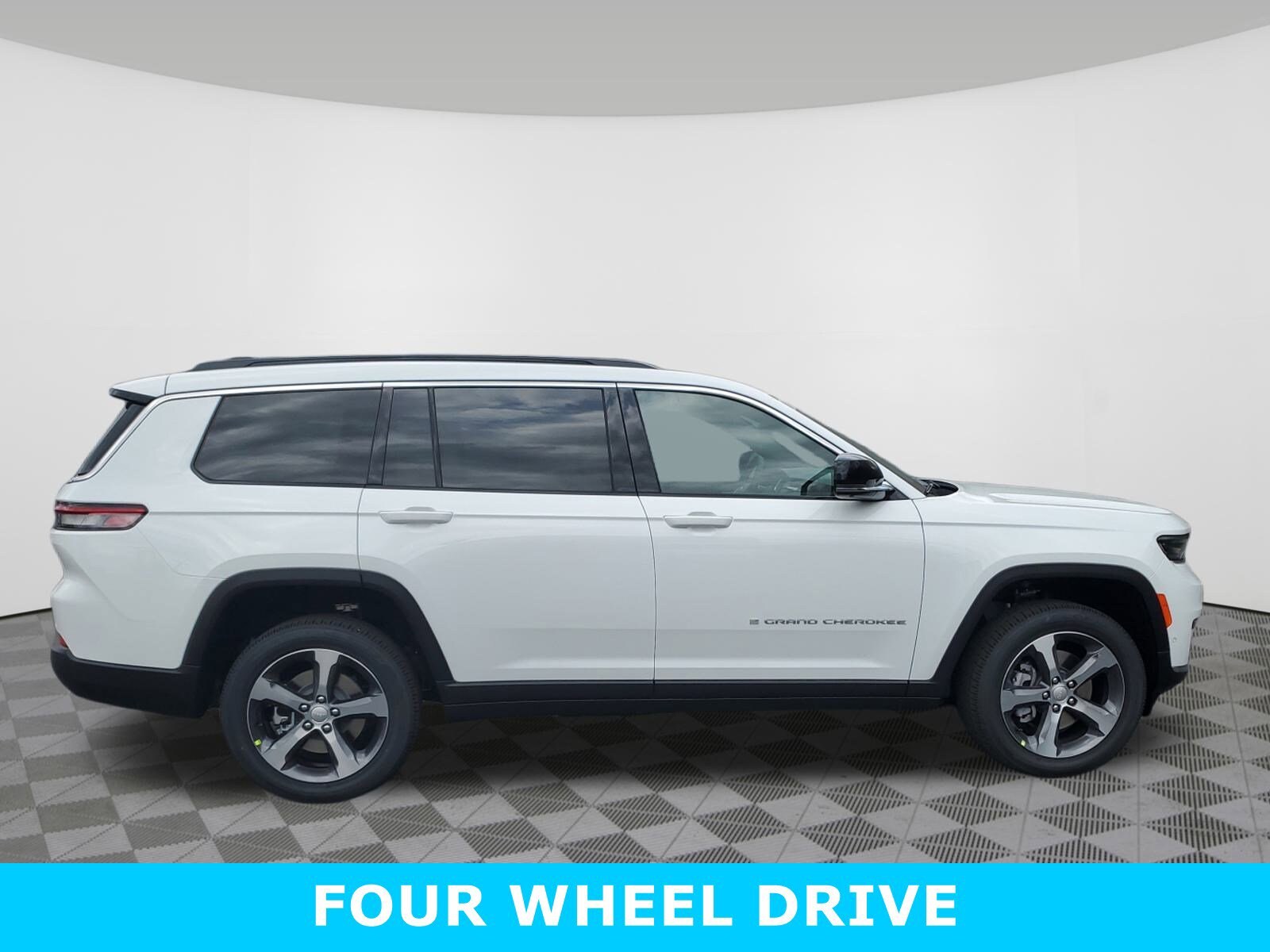 2025 Jeep Grand Cherokee L photo 3