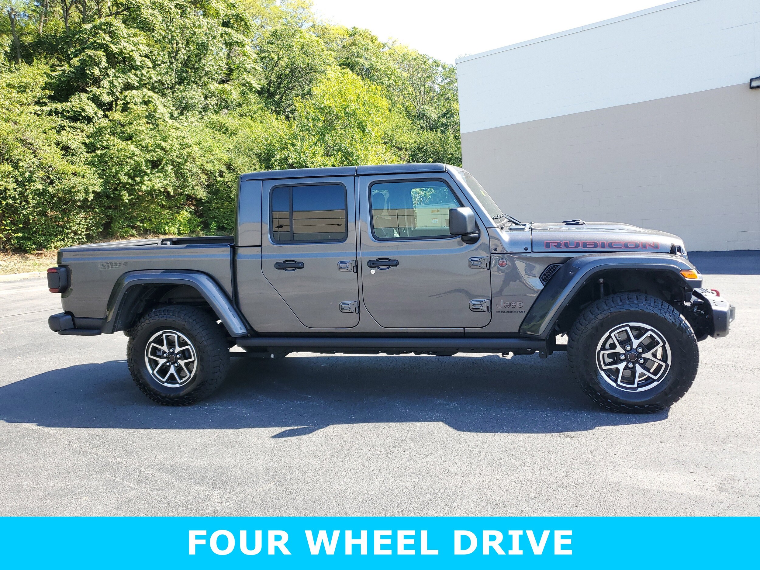 2024 Jeep Gladiator Rubicon photo 3