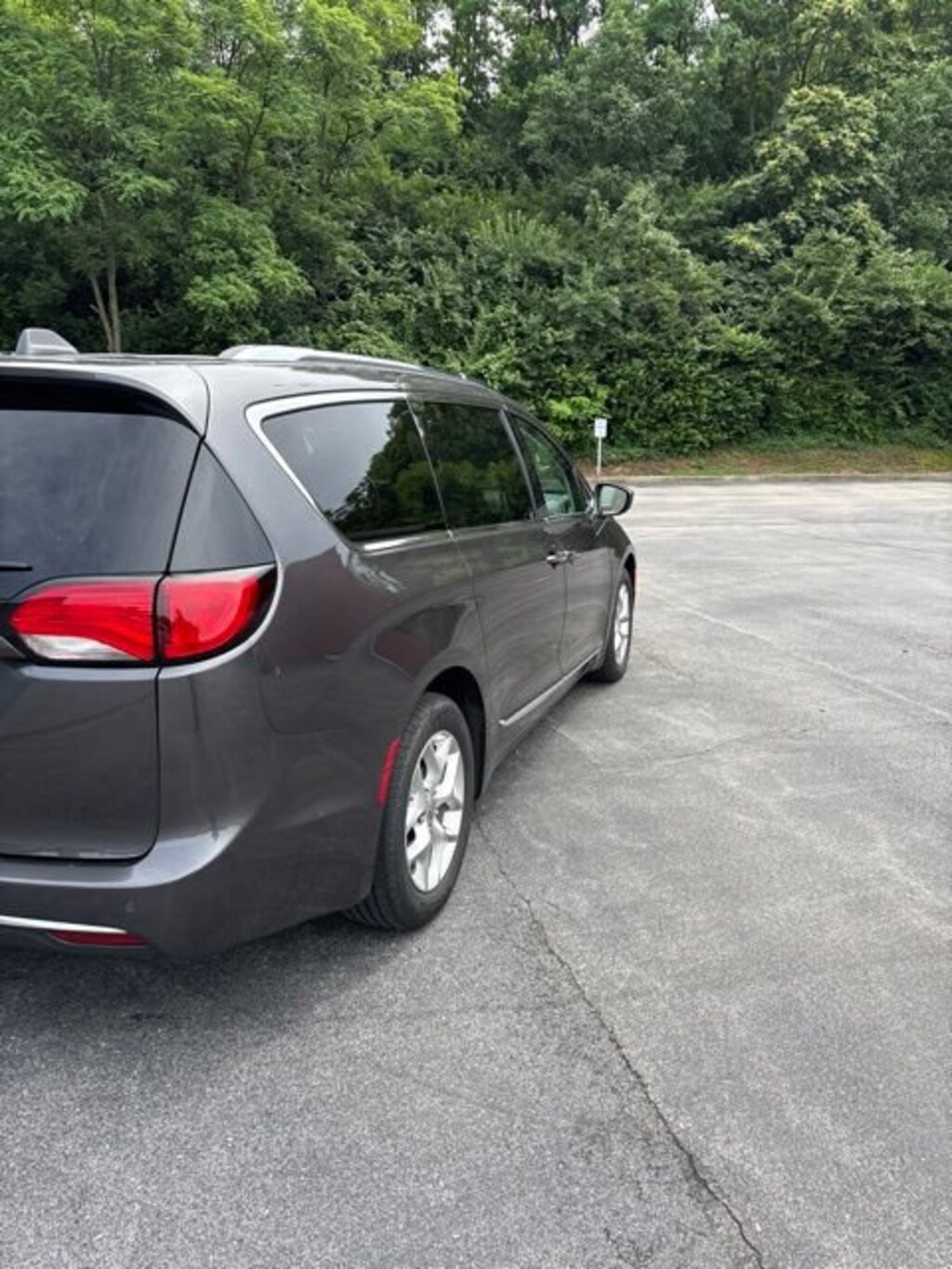 Used 2019 Chrysler Pacifica Touring L Plus FWD Van Passenger Van