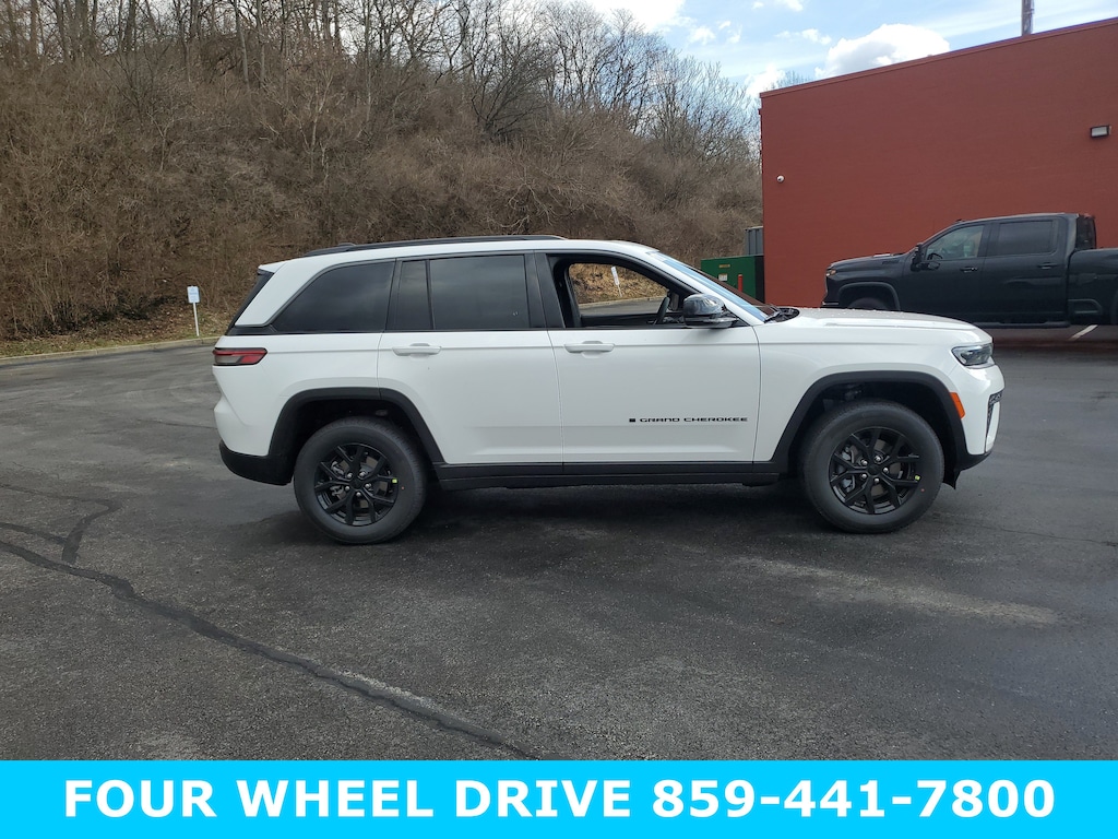 New 2026 Jeep Grand Cherokee LAREDO ALTITUDE 4X4 Sport Utility
