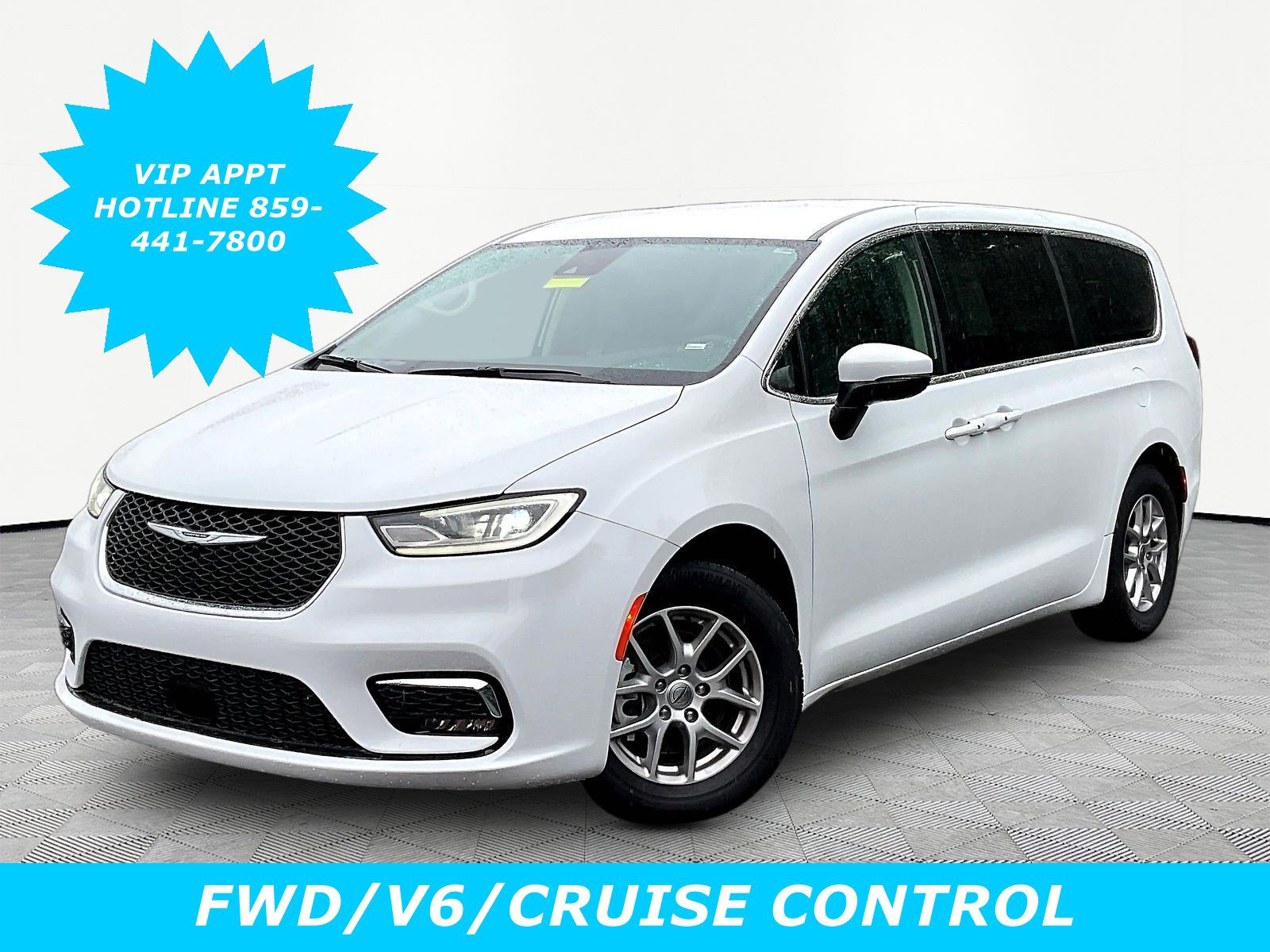 2023 Chrysler Pacifica Touring L's photo