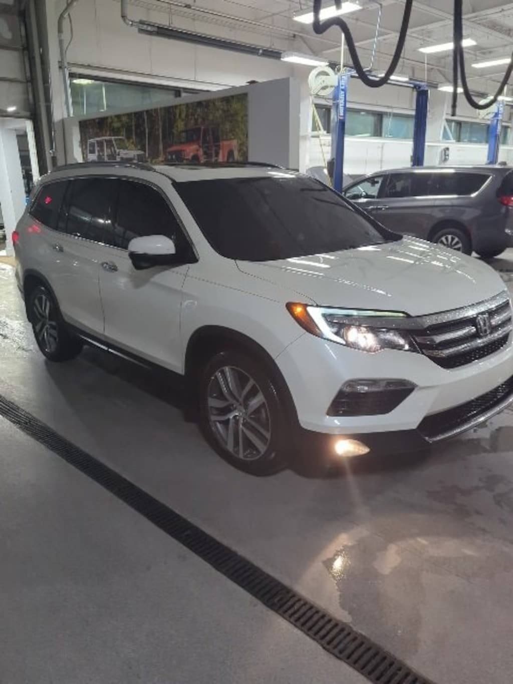 Used 2017 Honda Pilot Touring AWD SUV