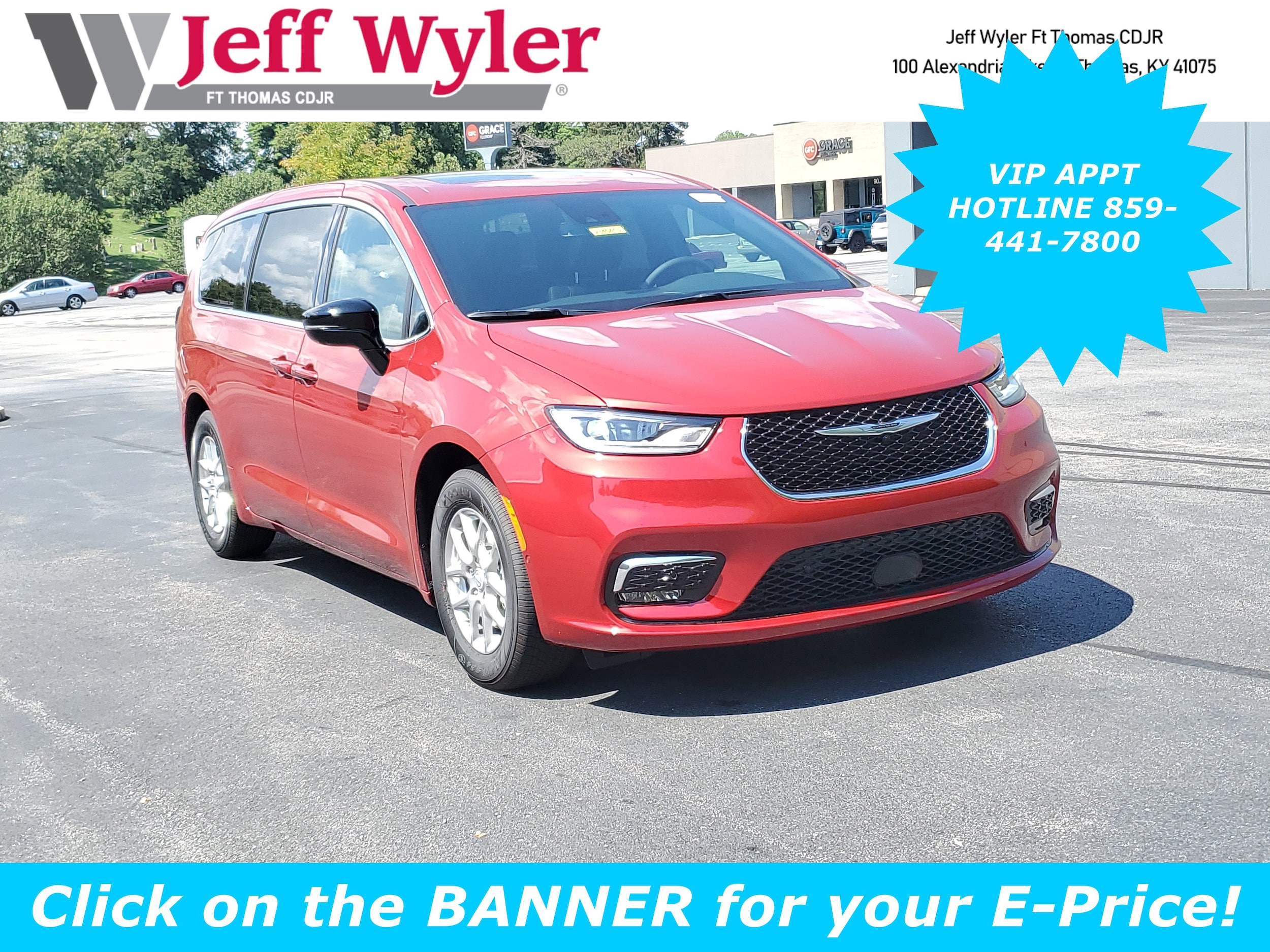 2026 Chrysler Pacifica Select's photo