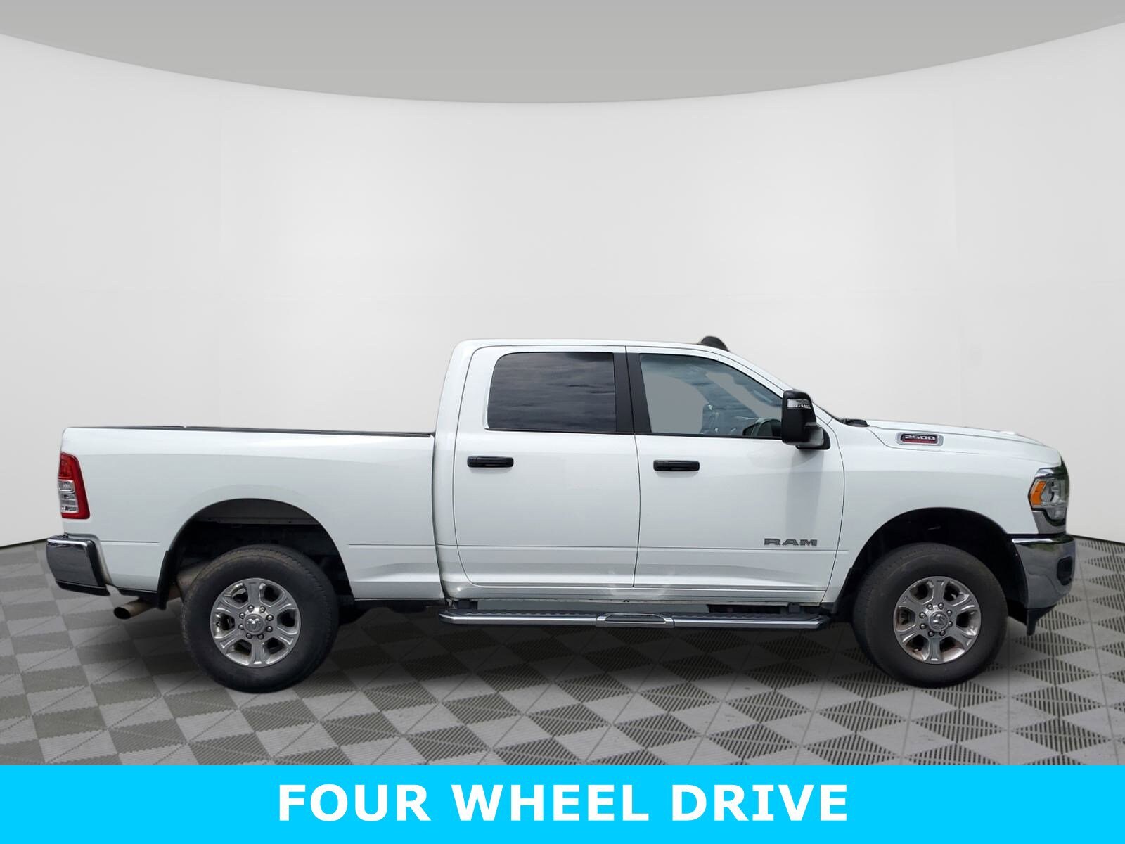 2024 Ram 2500 Big Horn photo 3