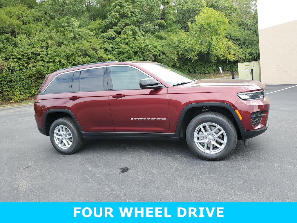 New 2025 Jeep Grand Cherokee LAREDO X 4X4 Sport Utility