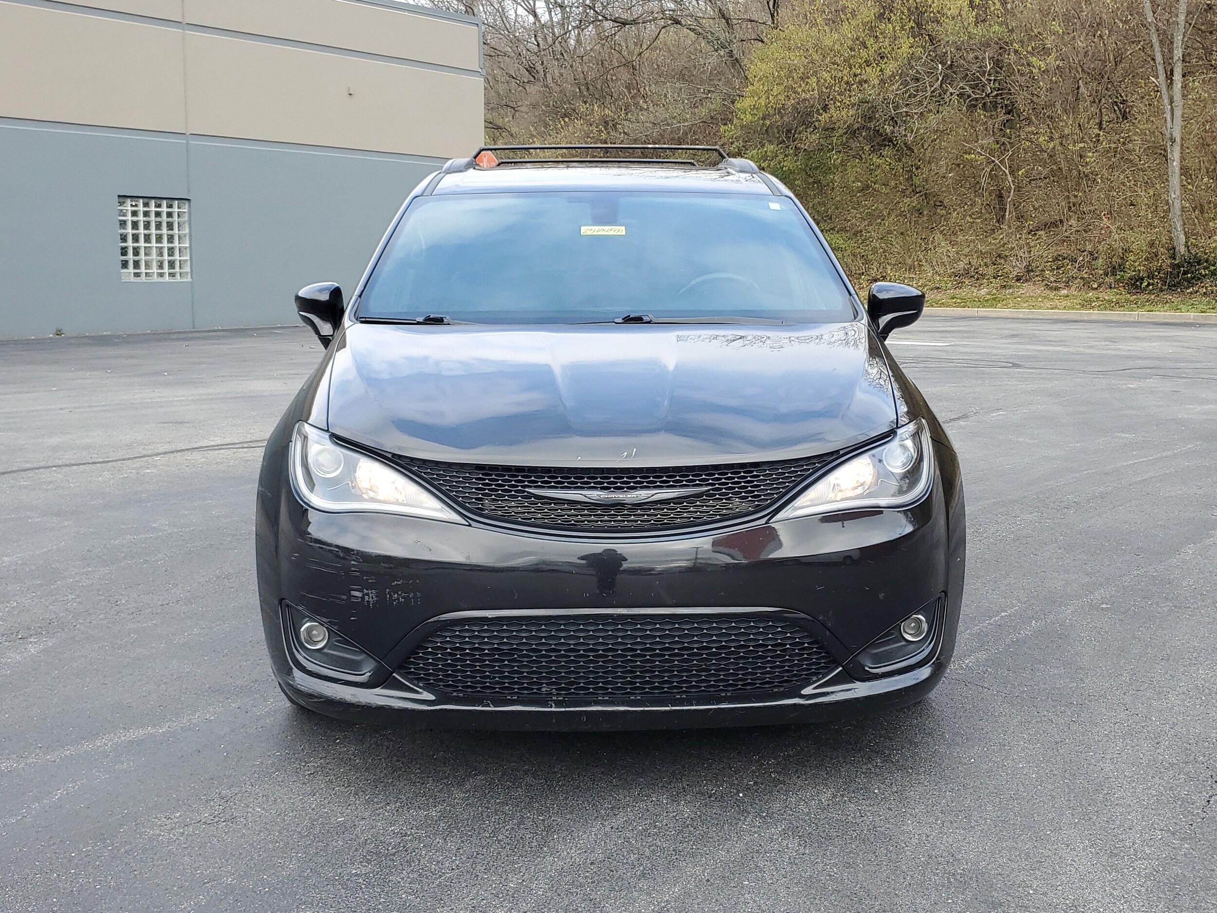 2019 Chrysler Pacifica Touring L photo 2